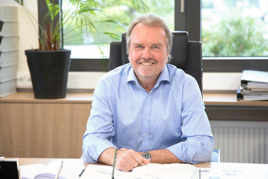 Portr&auml;t Gesch&auml;ftsf&uuml;hrer der Firma Tank und Apparate Barth GmbH in Forst